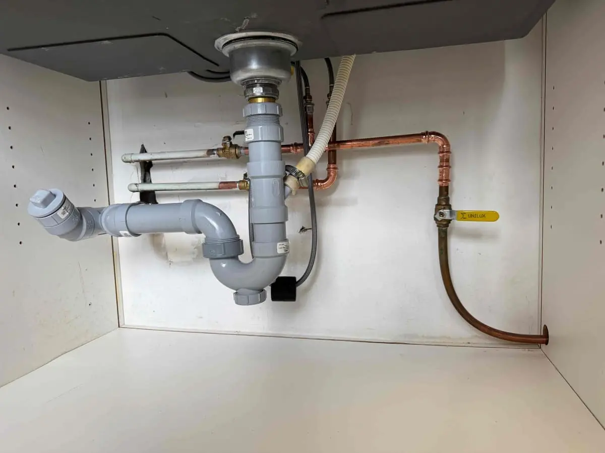 Bathroom and kitchen plumbing in Cookstown