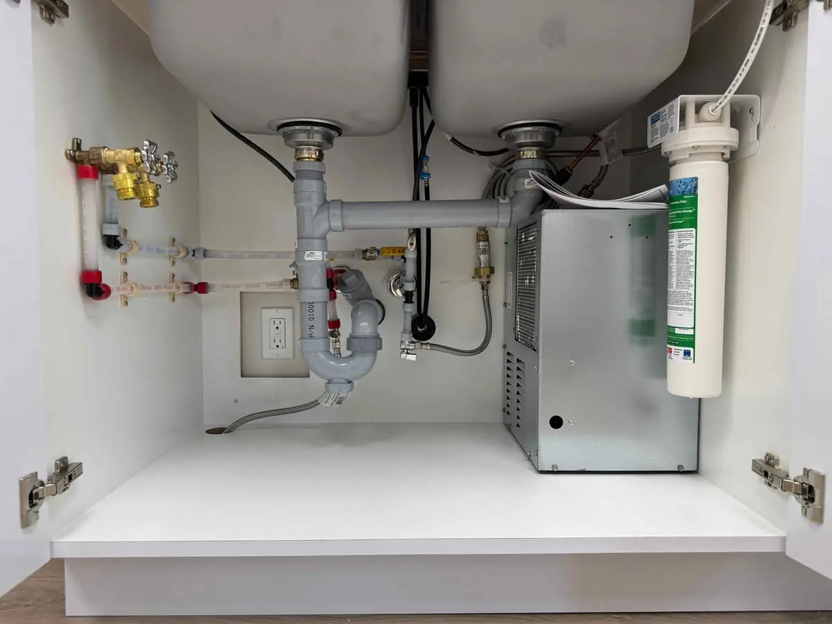 Plumbing fixture installation Barrie — faucets, sinks, toilets